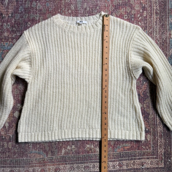 Uni Qlo Wool Mohair Acrylic Blend Cozy Cream Sweater Women’s medium - Picture 2 of 12